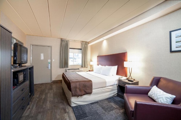 Carlton Inn Midway image 39