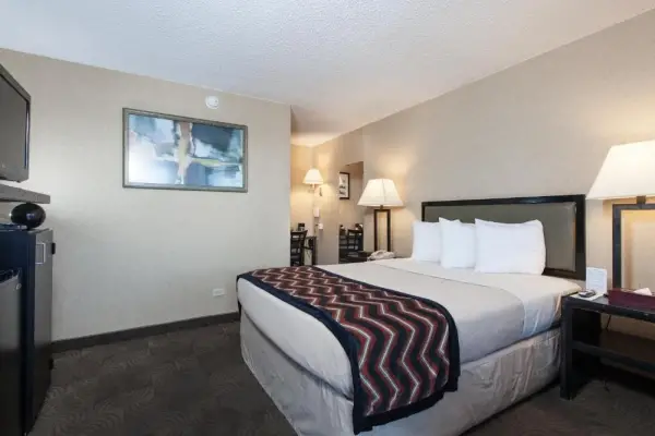 Carlton Inn Midway 8